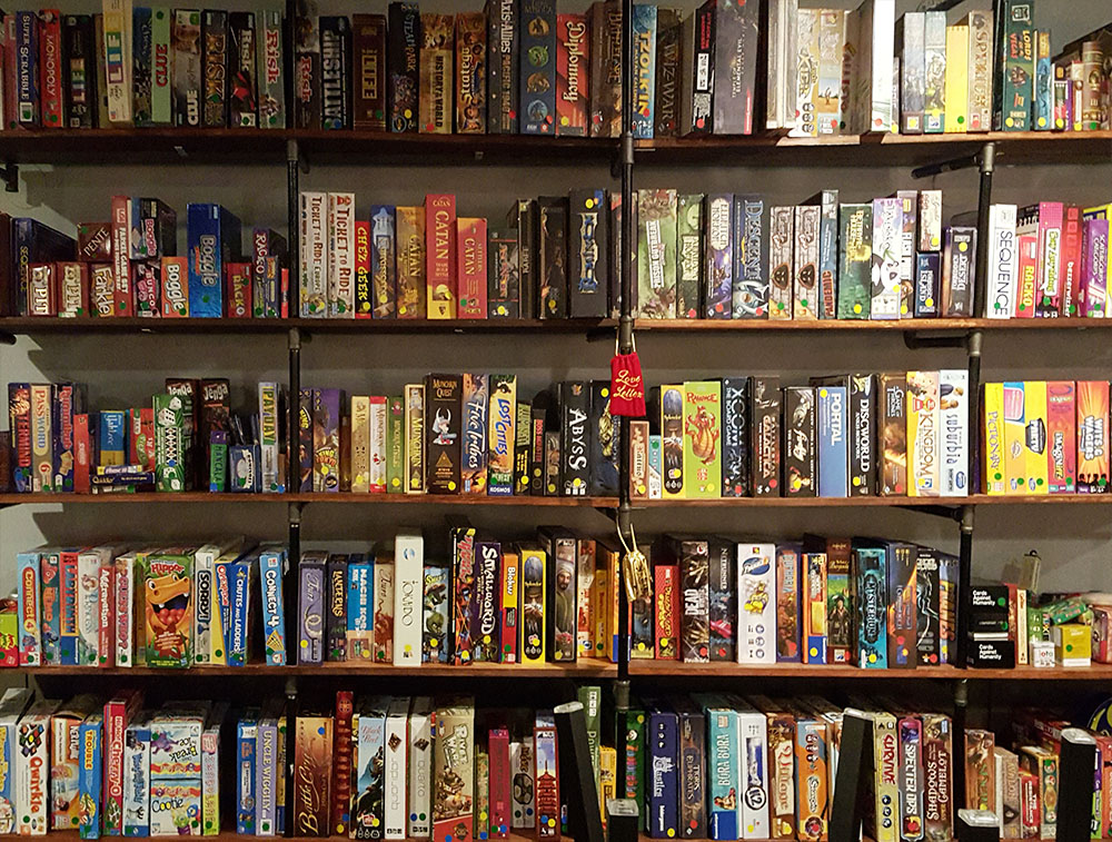 board_game_shelf_shelves_analog_games_01-2.jpg